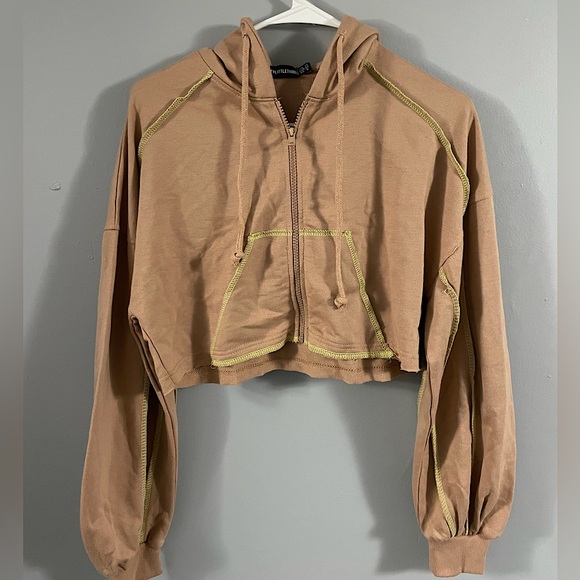 Cropped Sweatshirt from Pretty Little Thing! - Picture 1 of 3